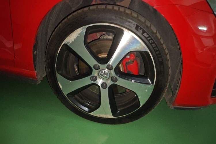 Used Volkswagen Golf GTI 2016 2.0 TSI GTI Right Front Wheel Hub