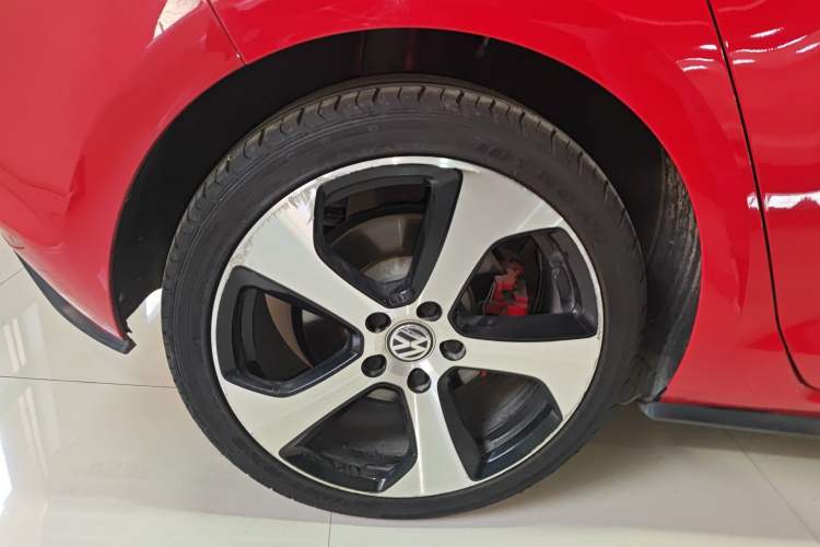 Used Volkswagen Golf GTI 2016 2.0 TSI GTI Right Rear Wheel Hub