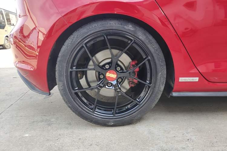 Used Volkswagen Golf GTI 2016 2.0 TSI GTI Right Rear Wheel Hub