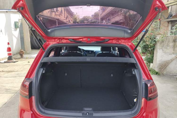 Used Volkswagen Golf GTI 2016 2.0 TSI GTI Trunk
