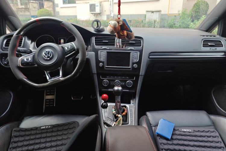 Used Volkswagen Golf GTI 2016 2.0 TSI GTI Center Console
