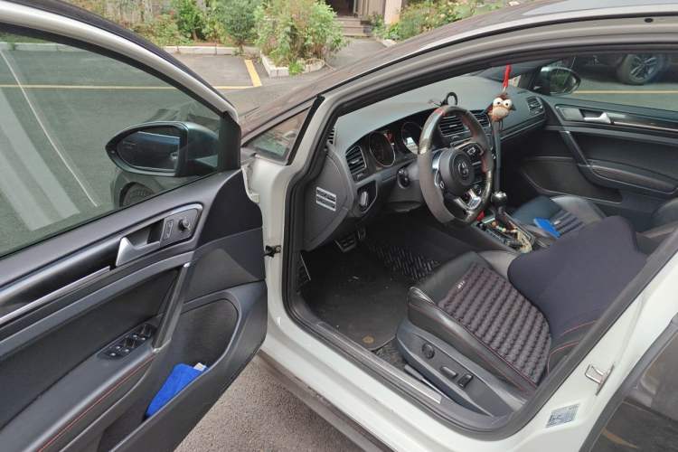 Used Volkswagen Golf GTI 2016 2.0 TSI GTI Driver Seat