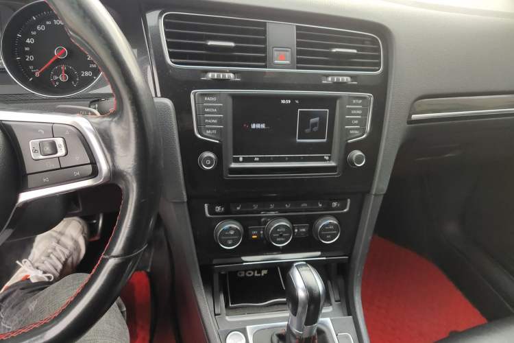 Used Volkswagen Golf GTI 2016 2.0 TSI GTI Audio And AC Panel