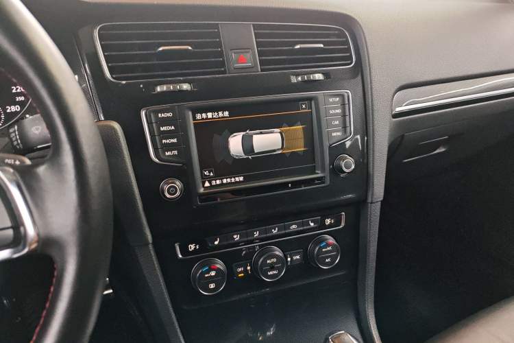 Used Volkswagen Golf GTI 2016 2.0 TSI GTI Audio And AC Panel