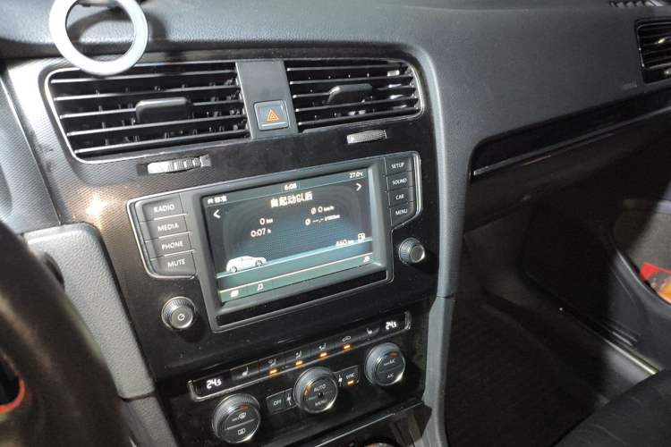 Used Volkswagen Golf GTI 2016 2.0 TSI GTI Audio And AC Panel