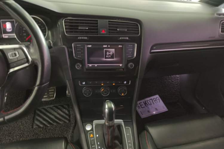 Used Volkswagen Golf GTI 2016 2.0 TSI GTI Audio And AC Panel