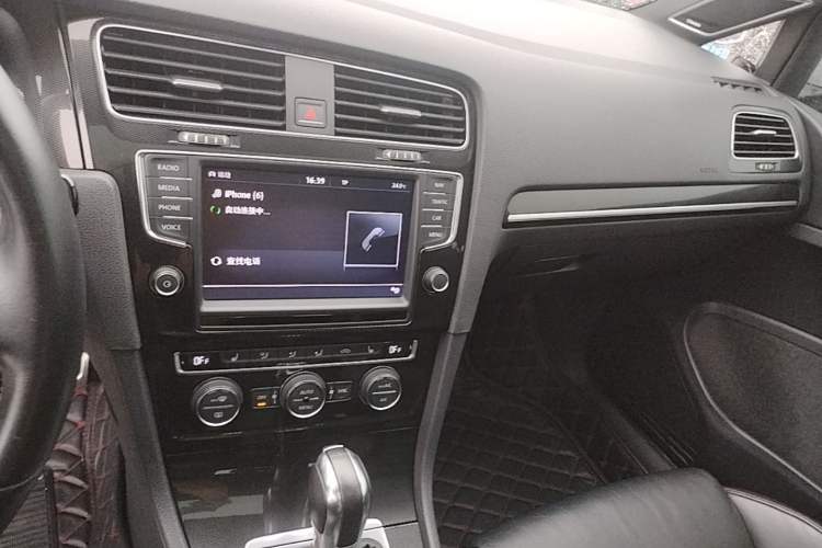 Used Volkswagen Golf GTI 2016 2.0 TSI GTI Audio And AC Panel