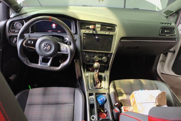 Used Volkswagen Golf GTI 2016 2.0 TSI GTI Center Console
