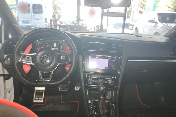 Used Volkswagen Golf GTI 2016 2.0 TSI GTI Center Console