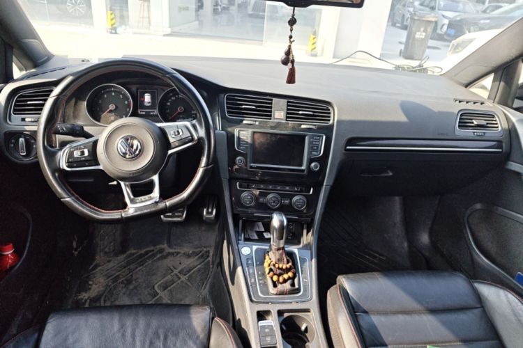 Used Volkswagen Golf GTI 2016 2.0 TSI GTI Center Console