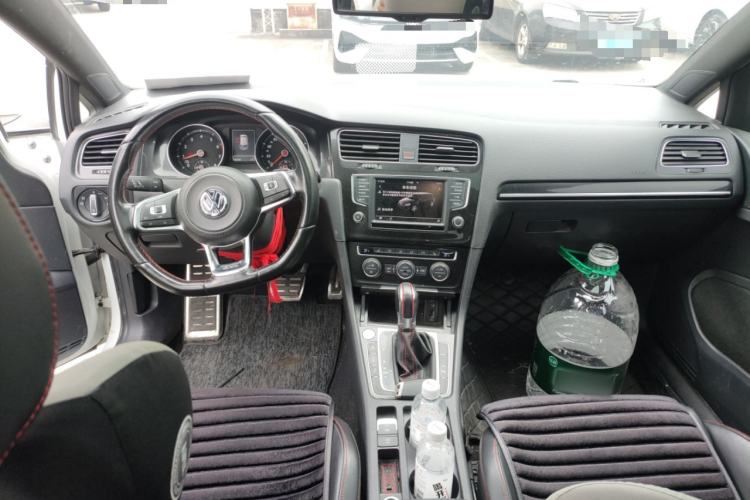 Used Volkswagen Golf GTI 2016 2.0 TSI GTI Center Console
