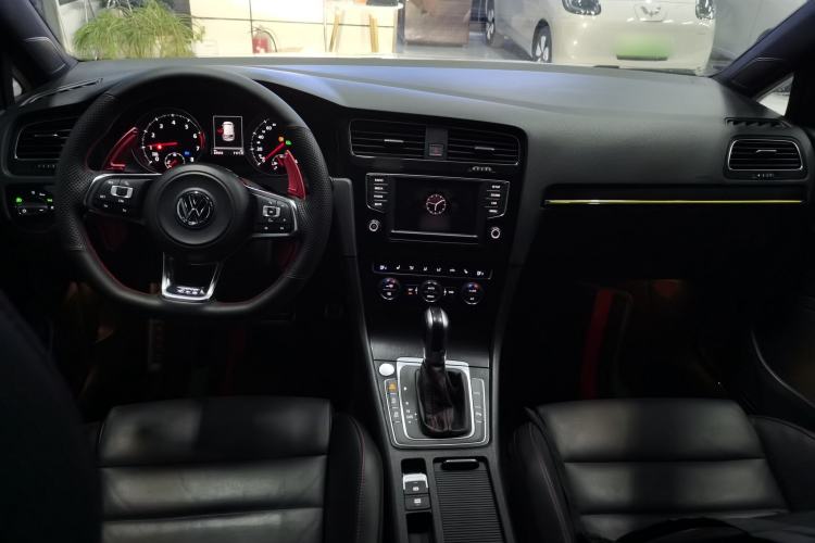 Used Volkswagen Golf GTI 2016 2.0 TSI GTI Center Console