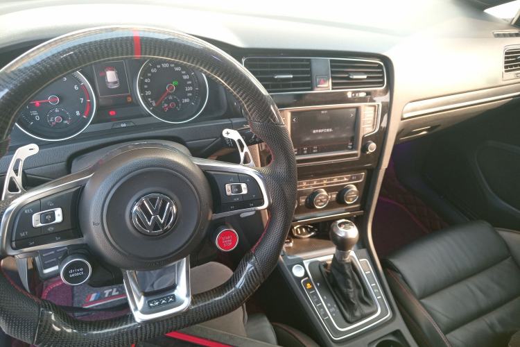 Used Volkswagen Golf GTI 2016 2.0 TSI GTI Center Console