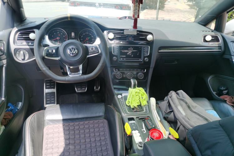 Used Volkswagen Golf GTI 2016 2.0 TSI GTI Center Console