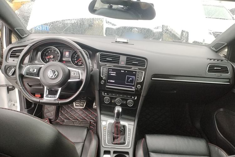 Used Volkswagen Golf GTI 2016 2.0 TSI GTI Center Console