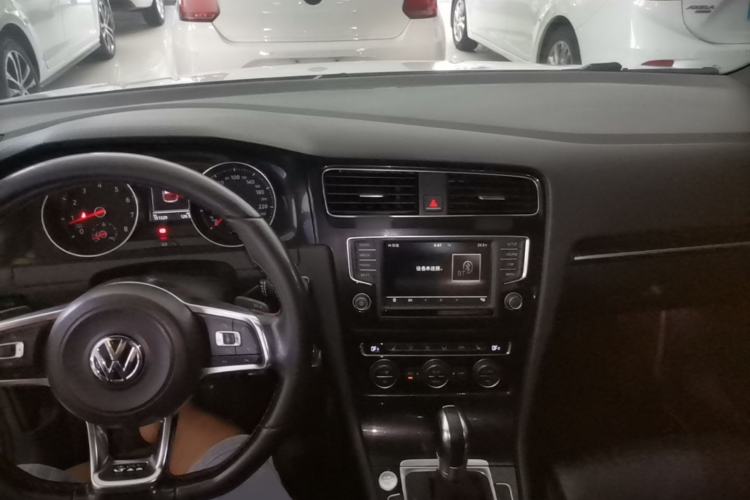 Used Volkswagen Golf GTI 2016 2.0 TSI GTI Center Console