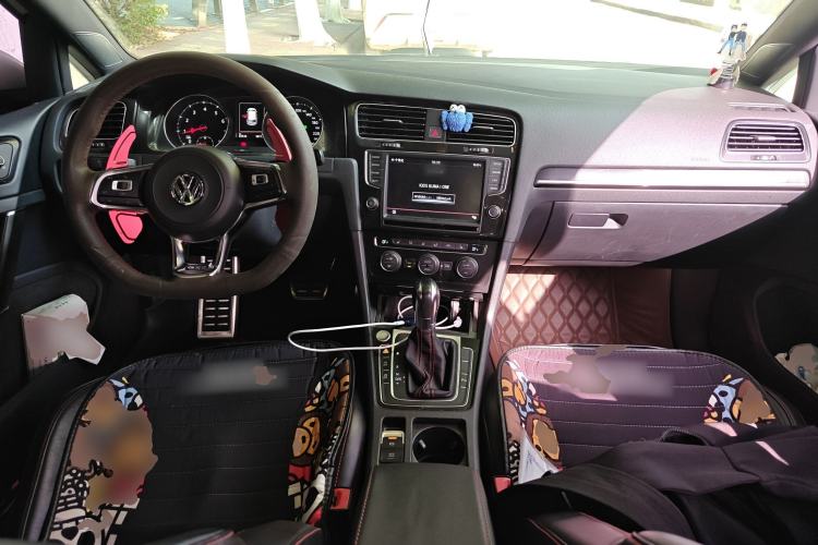 Used Volkswagen Golf GTI 2016 2.0 TSI GTI Center Console