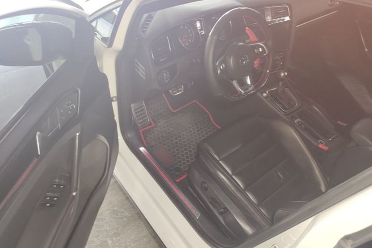 Used Volkswagen Golf GTI 2016 2.0 TSI GTI Driver Seat