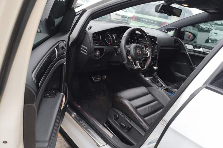 Used Volkswagen Golf GTI 2016 2.0 TSI GTI Driver Seat