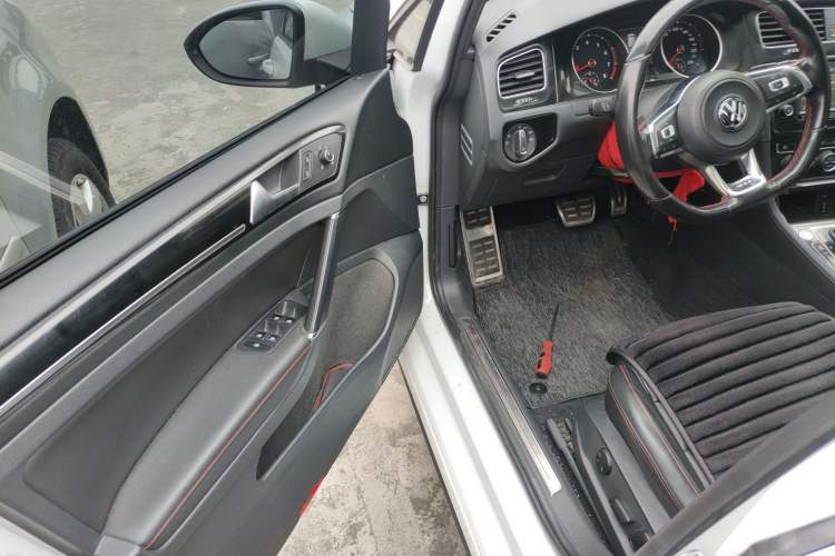Used Volkswagen Golf GTI 2016 2.0 TSI GTI Driver Seat