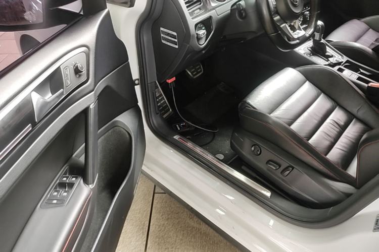 Used Volkswagen Golf GTI 2016 2.0 TSI GTI Driver Seat