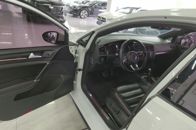 Used Volkswagen Golf GTI 2016 2.0 TSI GTI Driver Seat