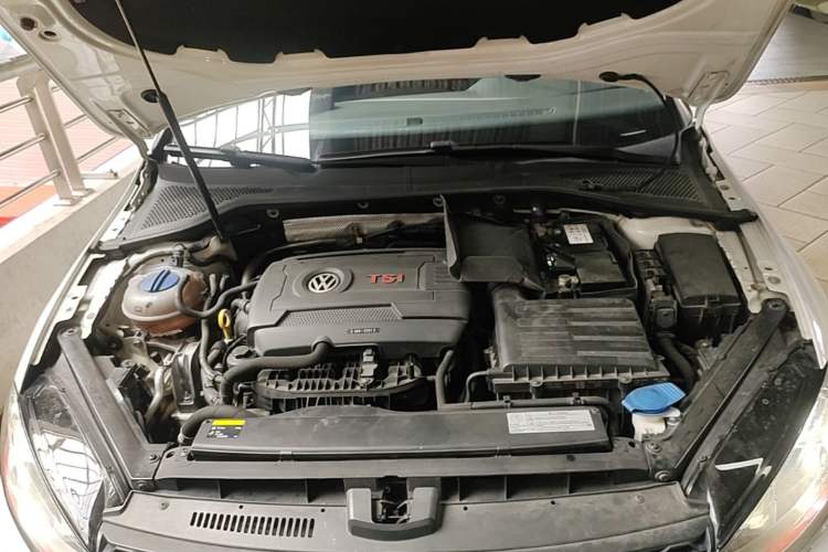 Used Volkswagen Golf GTI 2016 2.0 TSI GTI Engine Bay