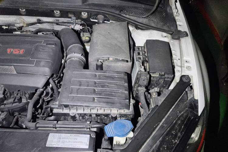 Used Volkswagen Golf GTI 2016 2.0 TSI GTI Engine Bay Left