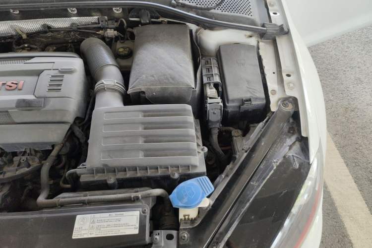 Used Volkswagen Golf GTI 2016 2.0 TSI GTI Engine Bay Left