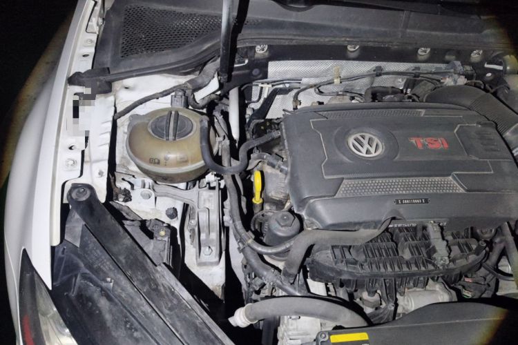 Used Volkswagen Golf GTI 2016 2.0 TSI GTI Engine Bay Right