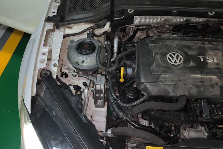 Used Volkswagen Golf GTI 2016 2.0 TSI GTI Engine Bay Right