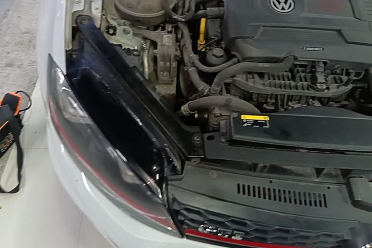 Used Volkswagen Golf GTI 2016 2.0 TSI GTI Engine Bay Right