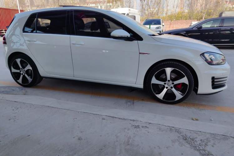 Used Volkswagen Golf GTI 2016 2.0 TSI GTI Exterior 2