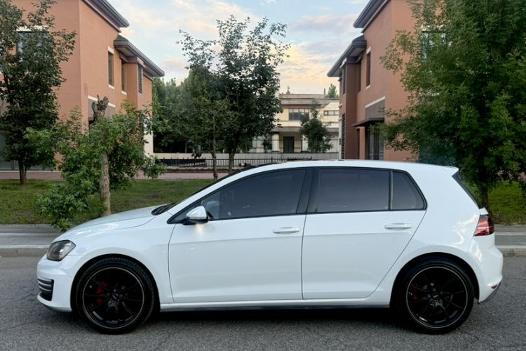 Used Volkswagen Golf GTI 2016 2.0 TSI GTI Exterior 4