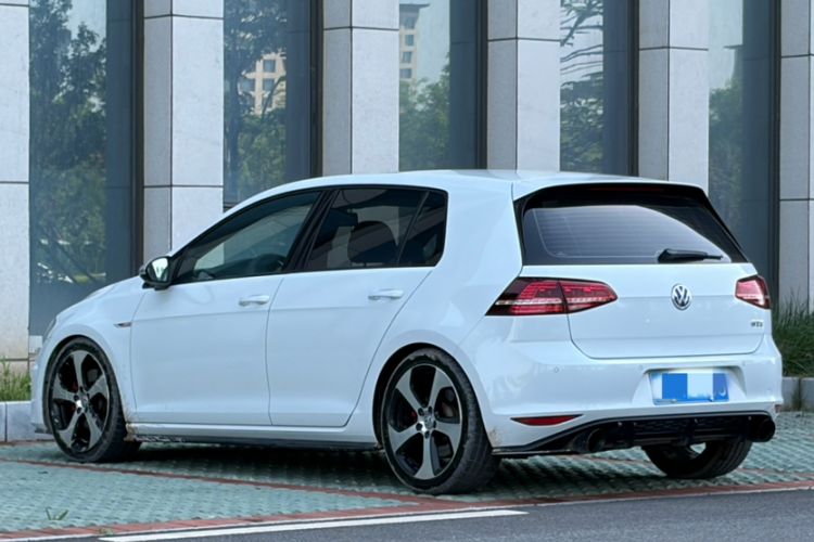 Used Volkswagen Golf GTI 2016 2.0 TSI GTI Exterior 5