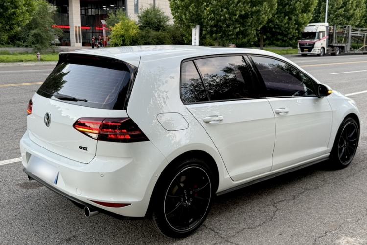 Used Volkswagen Golf GTI 2016 2.0 TSI GTI Exterior 5