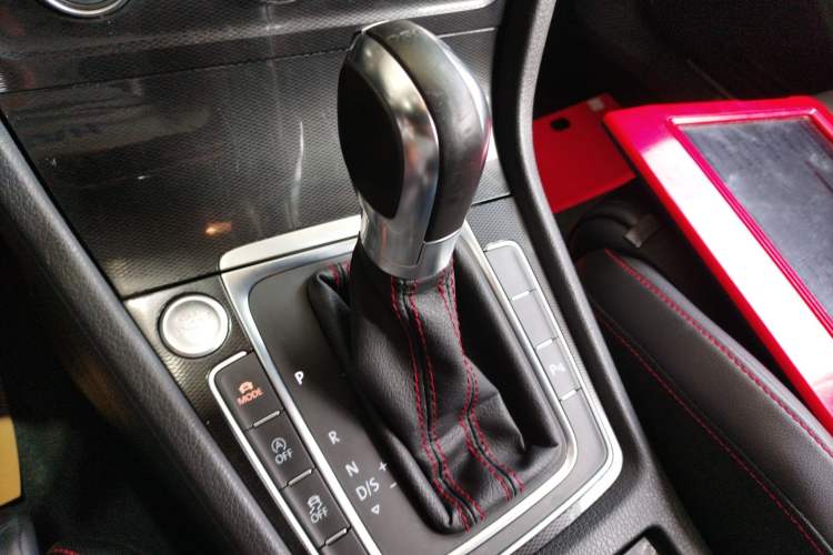 Used Volkswagen Golf GTI 2016 2.0 TSI GTI Gear Lever