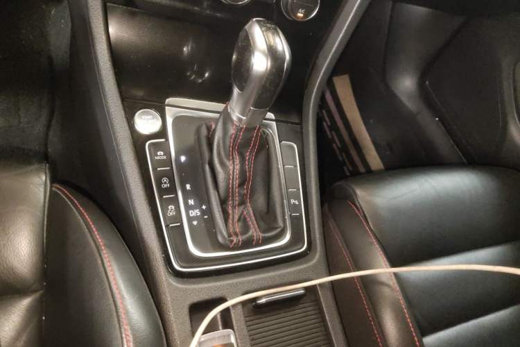 Used Volkswagen Golf GTI 2016 2.0 TSI GTI Gear Lever