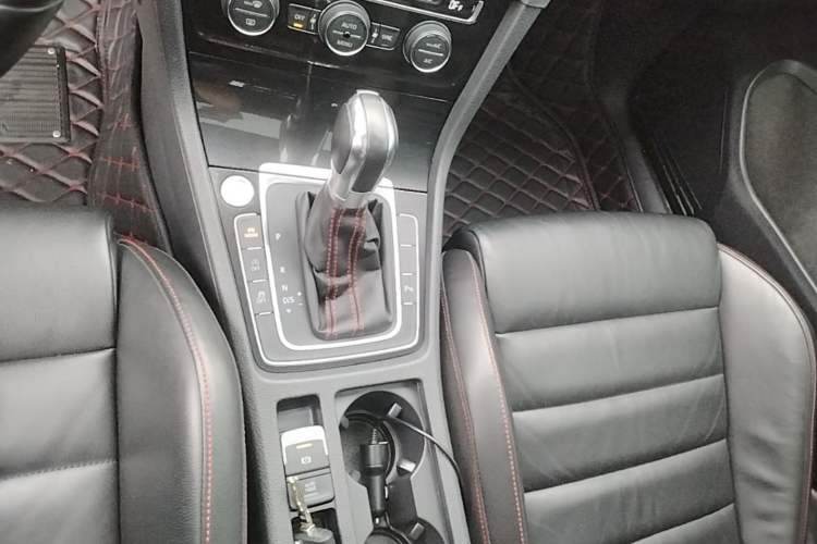 Used Volkswagen Golf GTI 2016 2.0 TSI GTI Gear Lever