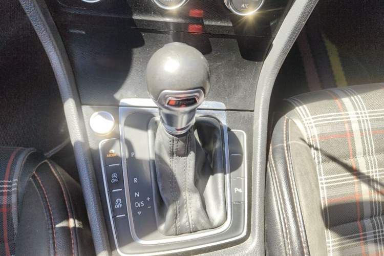 Used Volkswagen Golf GTI 2016 2.0 TSI GTI Gear Lever