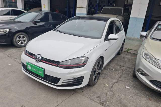 Ojetý Volkswagen Golf GTI 2016 2.0 TSI GTI