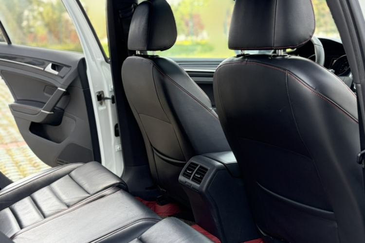 Used Volkswagen Golf GTI 2016 2.0 TSI GTI Interior 12