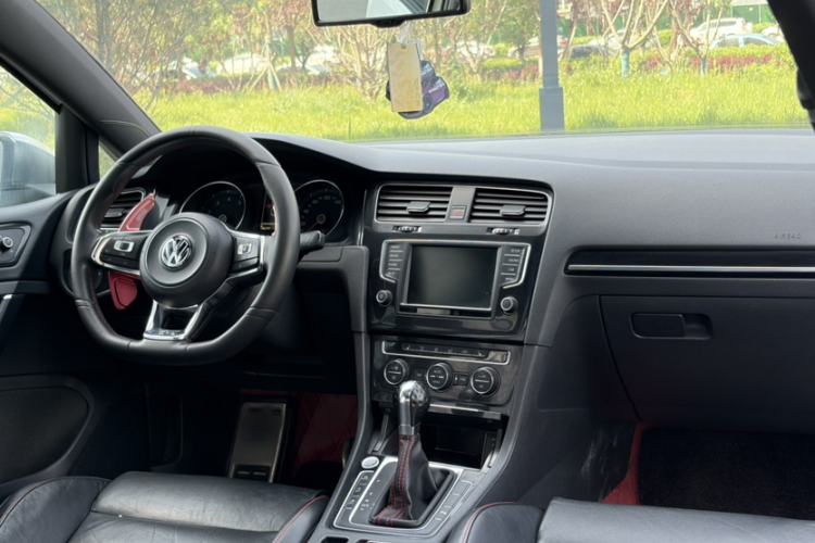 Used Volkswagen Golf GTI 2016 2.0 TSI GTI Interior 13