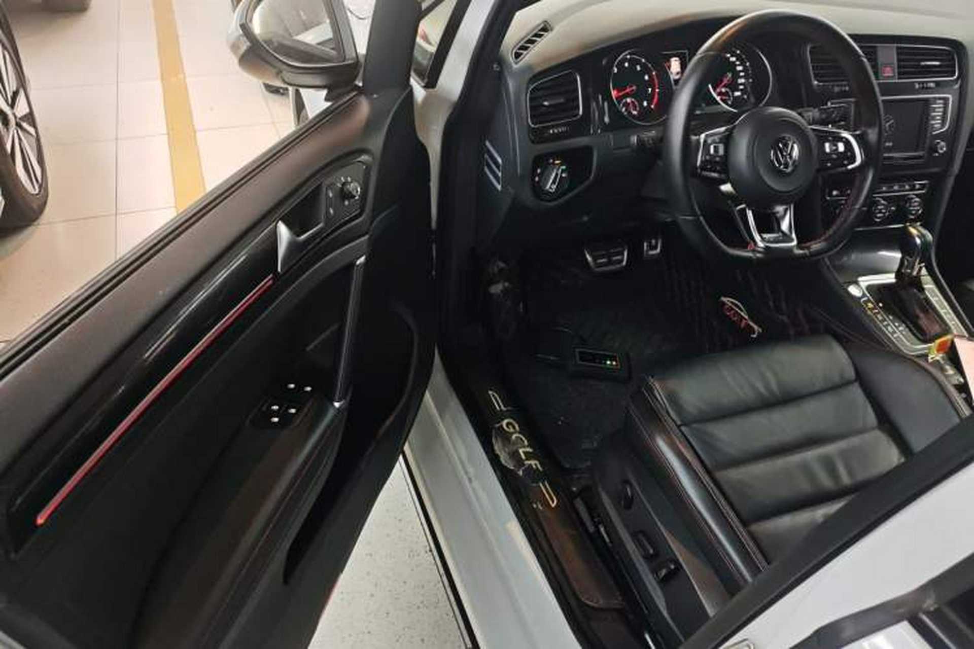 Used Volkswagen Golf GTI 2016 2.0 TSI GTI Interior 3