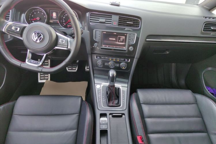 Used Volkswagen Golf GTI 2016 2.0 TSI GTI Interior 3