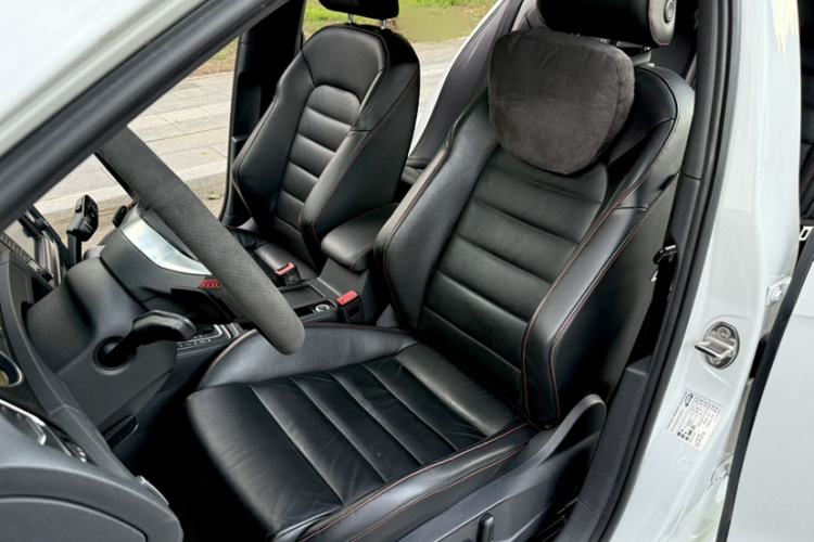 Used Volkswagen Golf GTI 2016 2.0 TSI GTI Interior 3