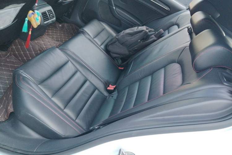 Used Volkswagen Golf GTI 2016 2.0 TSI GTI Interior 4