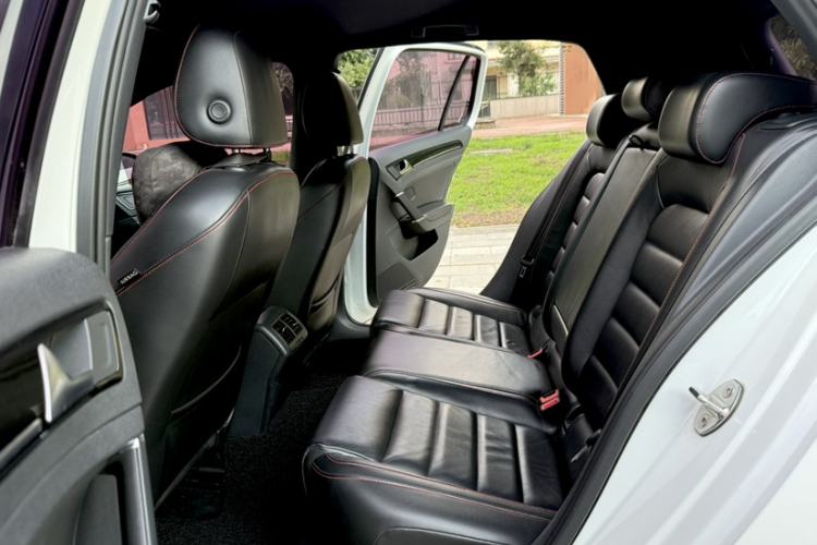 Used Volkswagen Golf GTI 2016 2.0 TSI GTI Interior 4