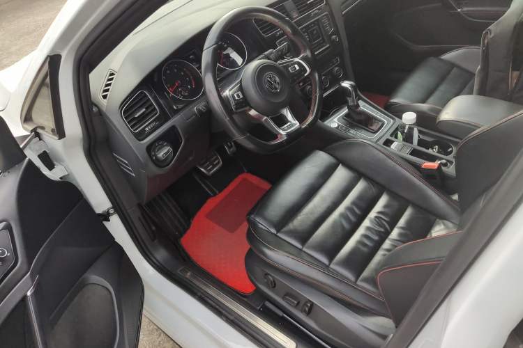 Used Volkswagen Golf GTI 2016 2.0 TSI GTI Left Front Seat
