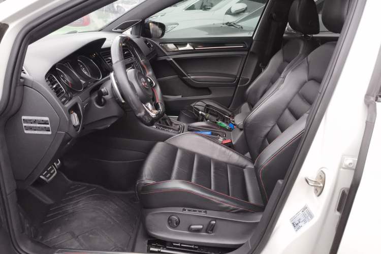 Used Volkswagen Golf GTI 2016 2.0 TSI GTI Left Front Seat